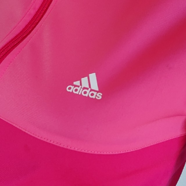 adidas(アディダス)のadidas 袖ﾛｺﾞﾍﾟｲﾝﾄ ﾊﾞｲｶﾗｰｼﾞｬｰｼﾞ ﾋﾟﾝｸ×ﾋﾟﾝｸ レディースのジャケット/アウター(その他)の商品写真