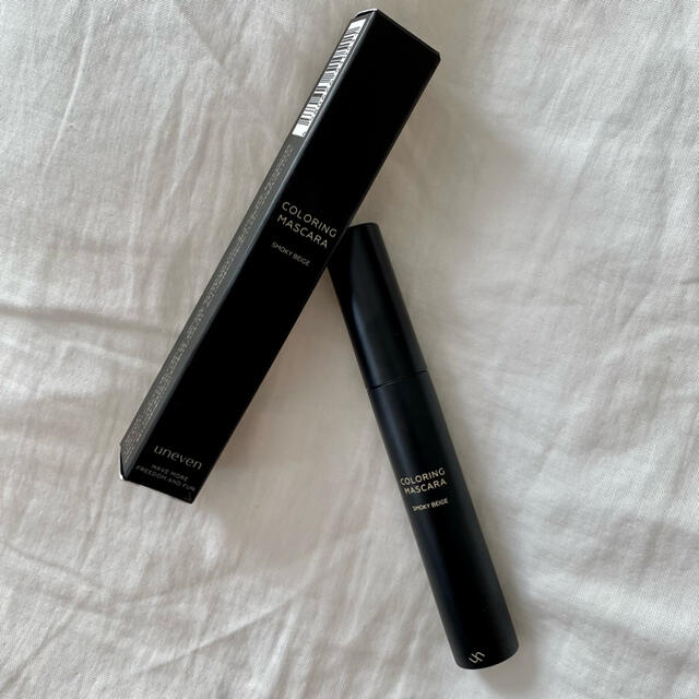 uneven coloring mascara smoky beige コスメ/美容のベースメイク/化粧品(マスカラ)の商品写真