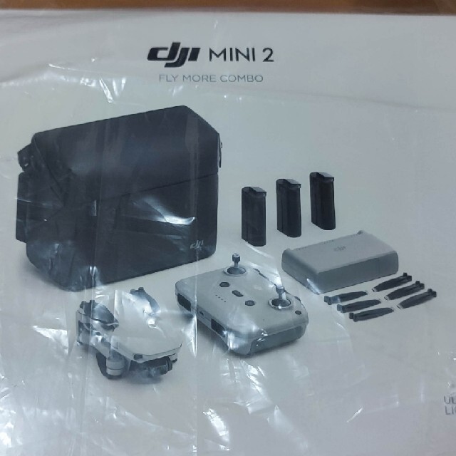 新品未開封即納 DJI MINI 2 Fly More Combo エンタメ/ホビーのおもちゃ/ぬいぐるみ(ホビーラジコン)の商品写真