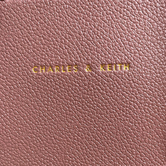 Charles and Keith(チャールズアンドキース)の【youngirl様専用】CHARLES & KEITH バッグ レディースのバッグ(ハンドバッグ)の商品写真