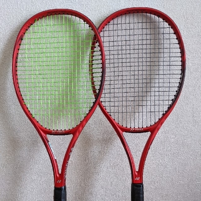 YONEX(ヨネックス)のヨネックス　ラケットVcore95 2本セット　ブイコア95 G2 スポーツ/アウトドアのテニス(ラケット)の商品写真