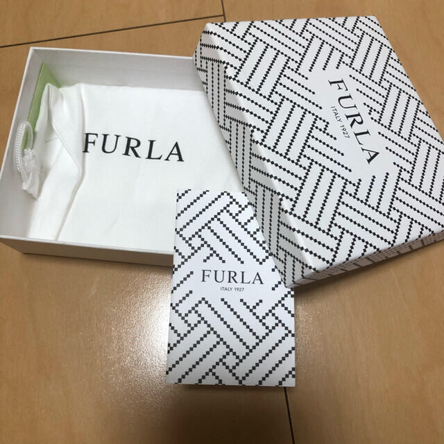 Furla(フルラ)のFLRLA 折り畳み財布　新品 レディースのファッション小物(財布)の商品写真