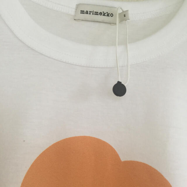 marimekko(マリメッコ)の新品今季　マリメッコ  Tシャツ　紫ウニッコ　サイズ2  M相当 レディースのトップス(Tシャツ(半袖/袖なし))の商品写真