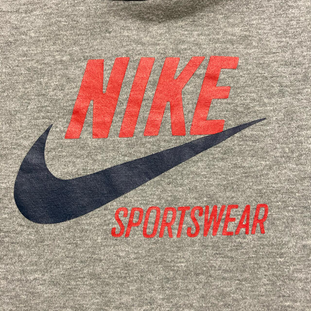 NIKE(ナイキ)の▷used▷NIKE 長袖Tシャツ  グレー　110 キッズ/ベビー/マタニティのキッズ服男の子用(90cm~)(Tシャツ/カットソー)の商品写真