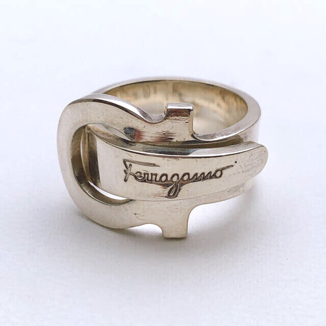 Salvatore Ferragamo(サルヴァトーレフェラガモ)のFerragamo フェラガモ　ガンチーニ　シルバーリング　指輪　9号　925 レディースのアクセサリー(リング(指輪))の商品写真