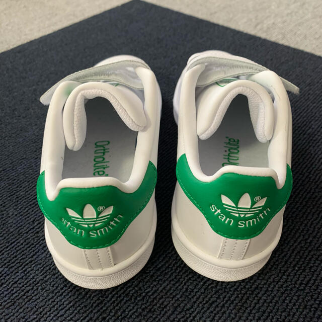 adidas(アディダス)のめぇくっく様専用 キッズ/ベビー/マタニティのキッズ靴/シューズ(15cm~)(スニーカー)の商品写真