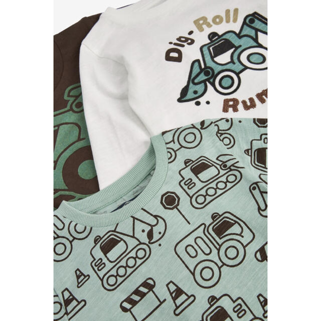 NEXT(ネクスト)のホワイト/チョコレートショベルカー 長袖キャラクターTシャツ3枚組（3m-7y） キッズ/ベビー/マタニティのベビー服(~85cm)(シャツ/カットソー)の商品写真