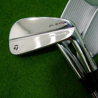 テーラーメイド(TaylorMade)のP7TW 4~P と、TWのウェッジ2本セット(クラブ)