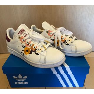 adidas - adidas スタンスミス 23.5cm 花柄 刺繍 美品 FW2524の通販