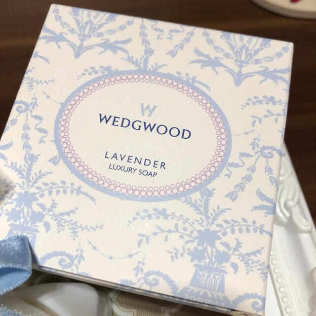 WEDGWOOD(ウェッジウッド)のウエッジウッド　イングリッシュソープ　3点セット コスメ/美容のボディケア(ボディソープ/石鹸)の商品写真