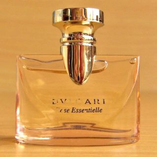 ブルガリ(BVLGARI)のミニ香水　Bvlgari　ブルガリ　ローズエッセンシャル(香水(女性用))