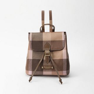 バーバリーブルーレーベル(BURBERRY BLUE LABEL)のブルーレーベルクレストブリッジ21年新品★紙タグ付きチェックPVCバックパック(リュック/バックパック)