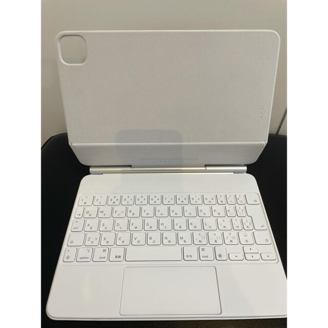 Apple(アップル)の極美品 iPad Pro 11インチMagic Keyboard ホワイト スマホ/家電/カメラのPC/タブレット(PC周辺機器)の商品写真