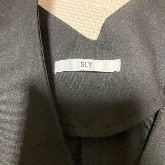 SLY(スライ)のにしこ様専用　スライ　ワンピ　ブラック　ワンピース レディースのワンピース(ひざ丈ワンピース)の商品写真