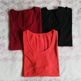 ユニクロ(UNIQLO)のエリンギ様専用　ユニクロTシャツ2枚(エンジ·オレンジ)(Tシャツ(半袖/袖なし))