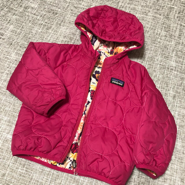 patagonia(パタゴニア)のPatagoniaキッズ 80-90 リバーシブルアウター キッズ/ベビー/マタニティのベビー服(~85cm)(ジャケット/コート)の商品写真