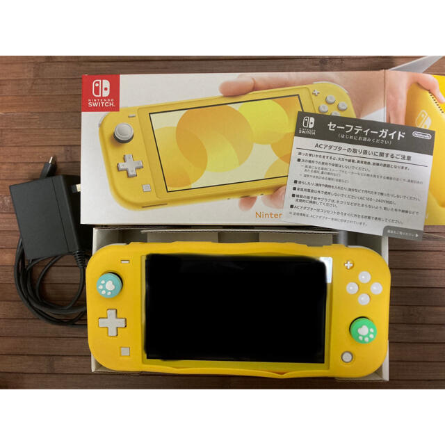 Nintendo Switch(ニンテンドースイッチ)のNintendo Switch Lite イエロー 中古 本体 エンタメ/ホビーのゲームソフト/ゲーム機本体(携帯用ゲーム機本体)の商品写真