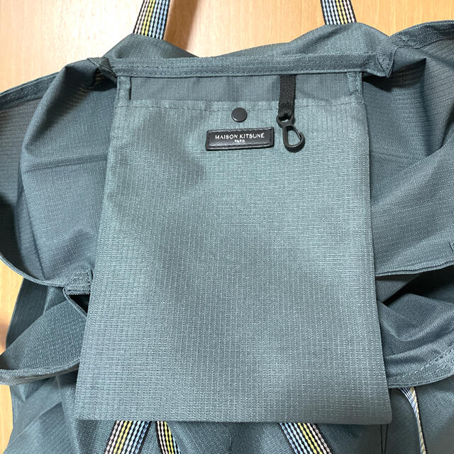 MAISON KITSUNE'(メゾンキツネ)のメゾンキツネ　マルシェバッグ　新品未使用品 メンズのバッグ(トートバッグ)の商品写真