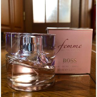 ヒューゴボス(HUGO BOSS)のHugo Boss   可憐に香る🌸ボスフェム　オードパルファム　30ml(香水(女性用))