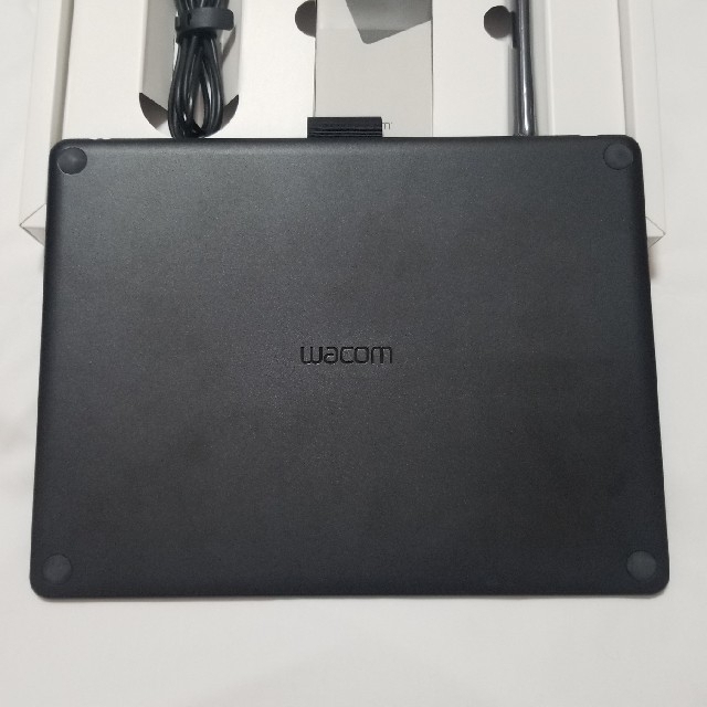 Wacom(ワコム)のワコム　wacom Intuos ペンタブレット CTL-6100WL　ブラック スマホ/家電/カメラのPC/タブレット(PC周辺機器)の商品写真