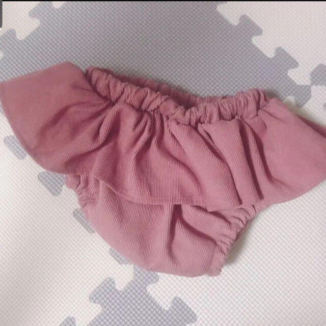 3COINS(スリーコインズ)のスリーコインズ スリコ フリルブルマ ピンク 80 キッズ/ベビー/マタニティのベビー服(~85cm)(パンツ)の商品写真