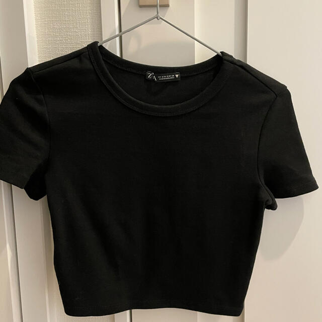 ZARA(ザラ)のZARA クロップド丈Tシャツ　（お値下げしました） レディースのトップス(Tシャツ(半袖/袖なし))の商品写真