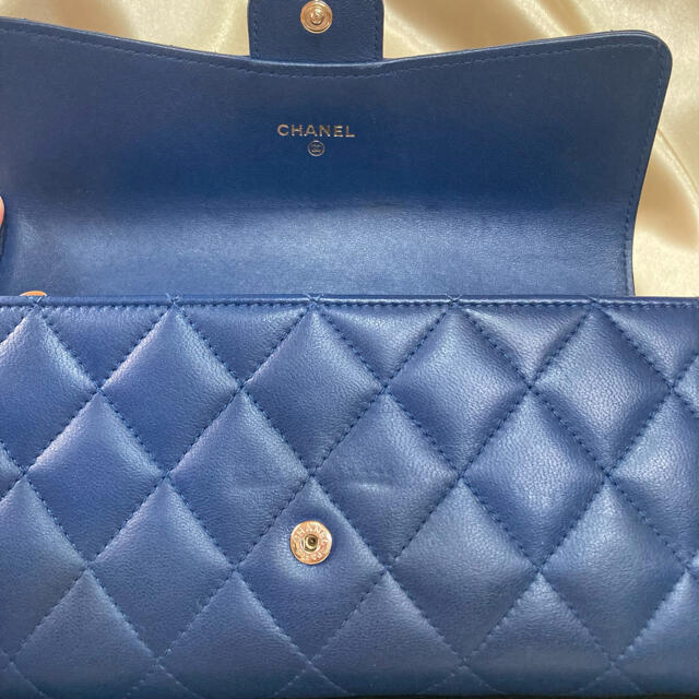 CHANEL(シャネル)の美品♡ CHANEL シャネル マトラッセ フラップ 長財布 ブルー 正規品 レディースのファッション小物(財布)の商品写真