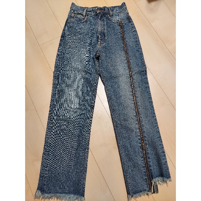 Ameri VINTAGE(アメリヴィンテージ)のアメリ　Ameri Zipper straight denim レディースのパンツ(デニム/ジーンズ)の商品写真