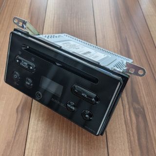 ダイハツ(ダイハツ)のダイハツ　純正オーディオ　ワイドシンプルCD チューナー　CC-W67D(カーオーディオ)