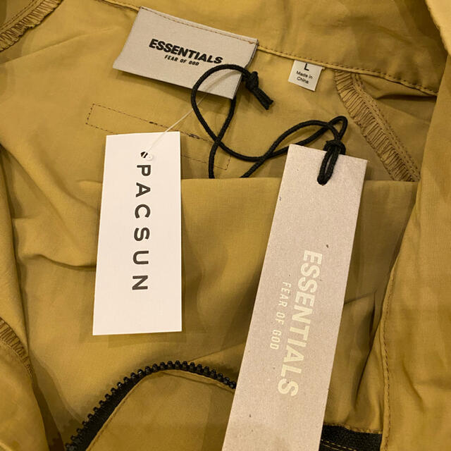 FEAR OF GOD(フィアオブゴッド)のFOG ESSENTIALS エッセンシャルズ　ハーフジップ　ジャケット　L  メンズのジャケット/アウター(ナイロンジャケット)の商品写真