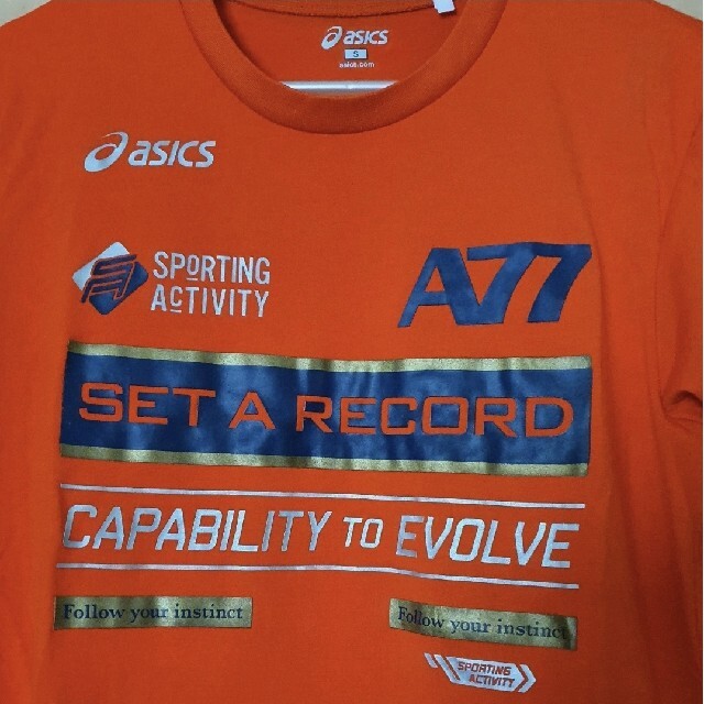 asics(アシックス)のアシックス A77 半袖Ｔシャツ Ｓ 新品 未使用 水通しのみ スポーツ/アウトドアのサッカー/フットサル(ウェア)の商品写真