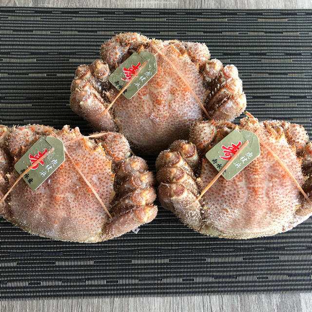 おすすめ　一級品　北海道虎杖浜産ボイル冷凍毛蟹3尾