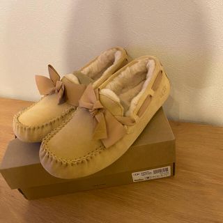 アグ(UGG)のW DAKOTA LETHER BOW (ローファー/革靴)