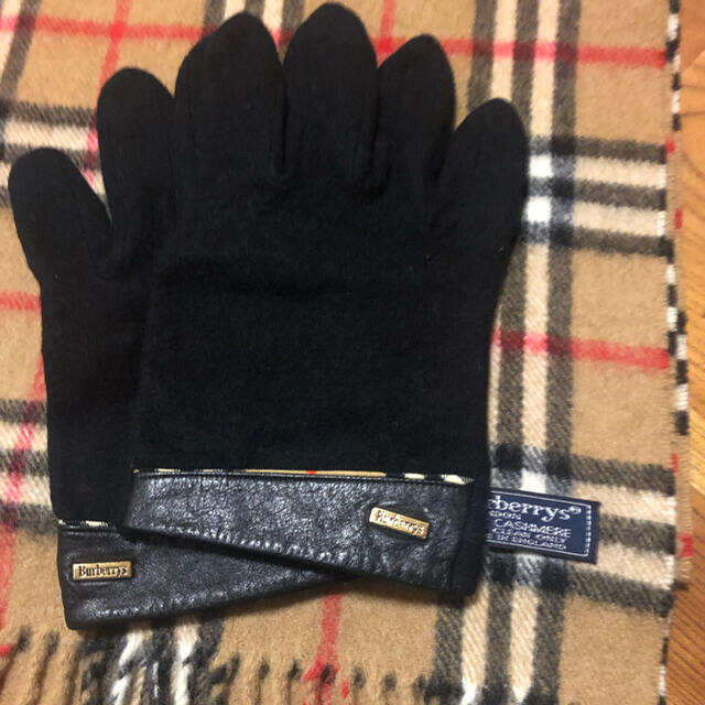 BURBERRY(バーバリー)のバーバリー　セット　男性 メンズのファッション小物(マフラー)の商品写真