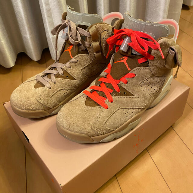 NIKE(ナイキ)のNIKE × travis scott airjordan 6 超絶美品！！ メンズの靴/シューズ(スニーカー)の商品写真