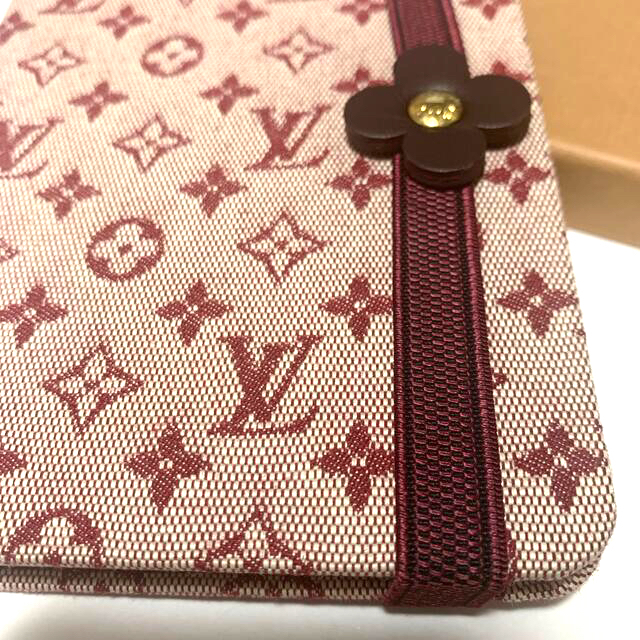 LOUIS VUITTON(ルイヴィトン)の【新品未使用箱入】LOUIS VUITTONメモ帳 インテリア/住まい/日用品の文房具(ノート/メモ帳/ふせん)の商品写真