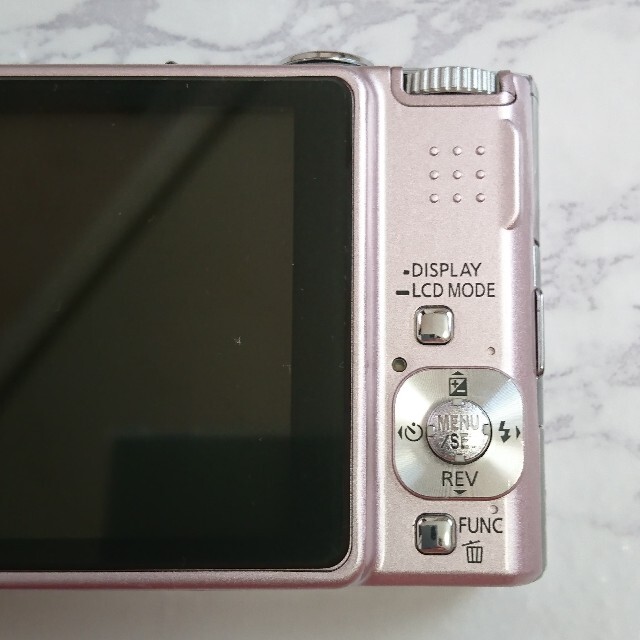 Panasonic(パナソニック)のPanasonic LUMIX DMC-FX55-p デジタルカメラ ピンク スマホ/家電/カメラのカメラ(コンパクトデジタルカメラ)の商品写真