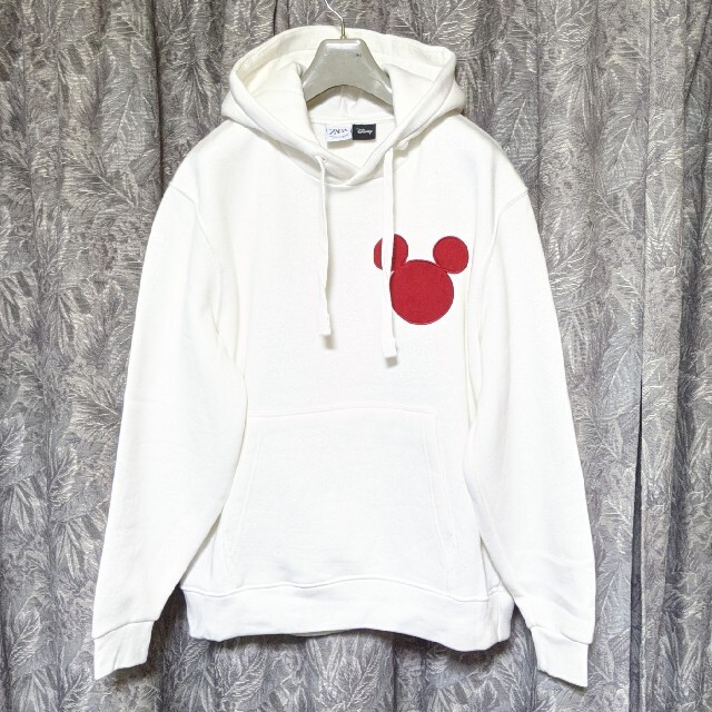 ZARA✕Disneyｽｳｪｯﾄﾊﾟｰｶｰ ﾌｰﾃﾞｨｰ