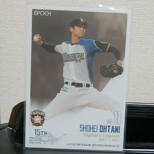 北海道日本ハムファイターズ(ホッカイドウニホンハムファイターズ)の大谷翔平【日本ハム】EPOCH2018北海道日本ハムシーズンアチーブメント エンタメ/ホビーのトレーディングカード(シングルカード)の商品写真