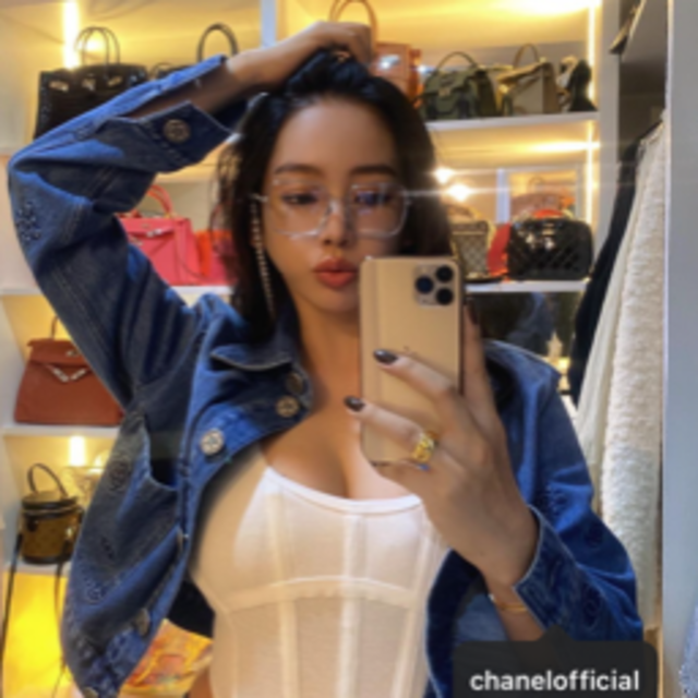 CHANEL(シャネル)のMILIYAH30様専 ⭐︎CHANEL パール付きメガネ(度無し) レディースのファッション小物(サングラス/メガネ)の商品写真