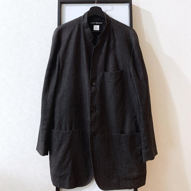 ISSEY MIYAKE(イッセイミヤケ)のISSEY MIYAKE linen tailored jacket メンズのジャケット/アウター(テーラードジャケット)の商品写真