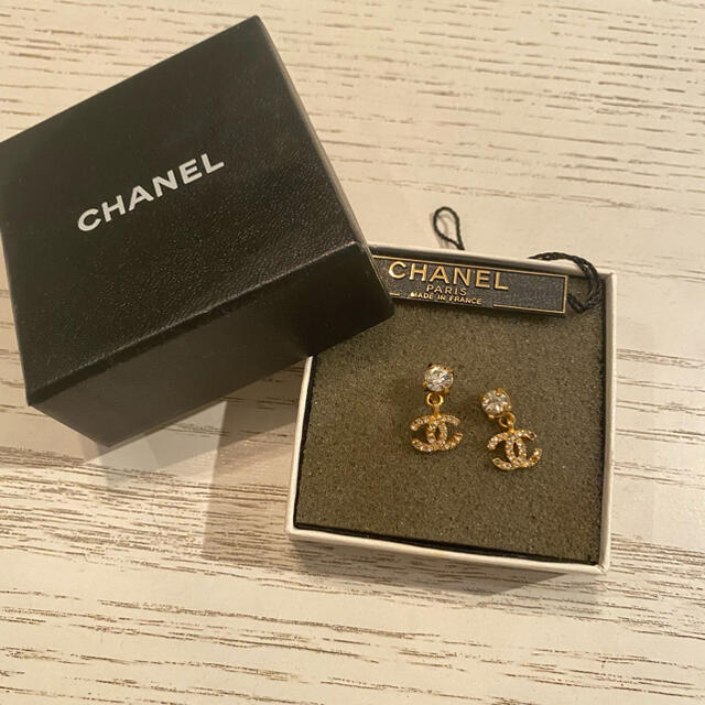 Chanel cocoシャネルロゴピアスシリアルナンバーゴールドストーン