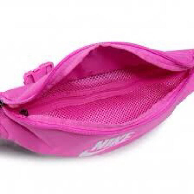 NIKE(ナイキ)のナイキ(NIKE) ヘリテージ ヒップパック ピンク レディースのバッグ(ショルダーバッグ)の商品写真