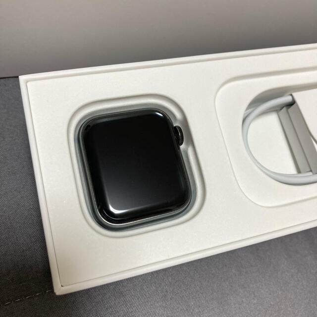 Apple Watch(アップルウォッチ)のApple Watch series5 ステンレス ブラック 美品 40mm スマホ/家電/カメラのスマートフォン/携帯電話(その他)の商品写真