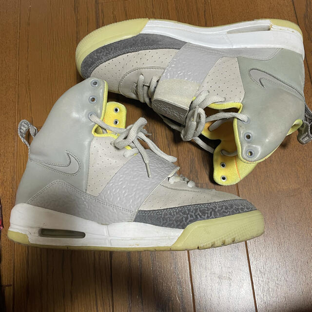 NIKE(ナイキ)のnike air yeezy  AIRYEEZY 値下げあり メンズの靴/シューズ(スニーカー)の商品写真