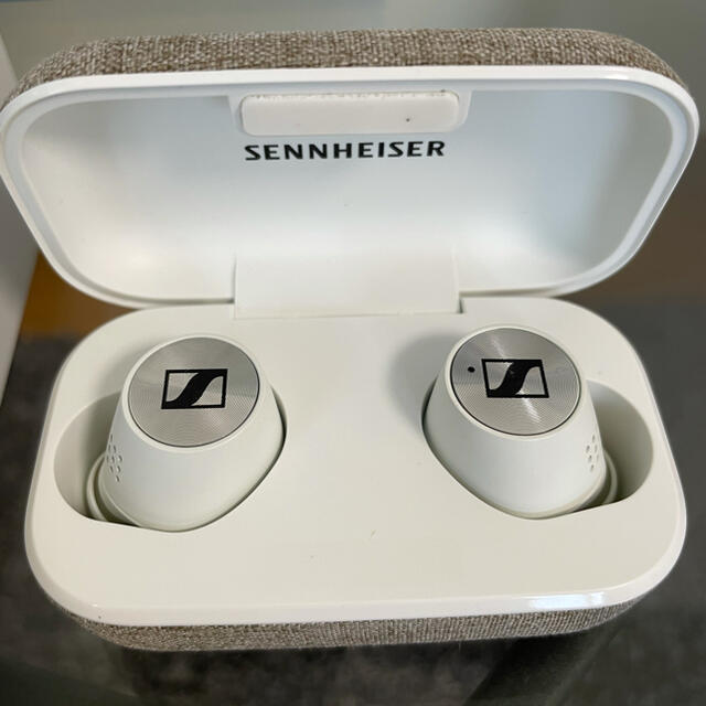 SENNHEISER(ゼンハイザー)の⭐️専用　ゼンハイザー momentum true wireless 2 スマホ/家電/カメラのオーディオ機器(ヘッドフォン/イヤフォン)の商品写真