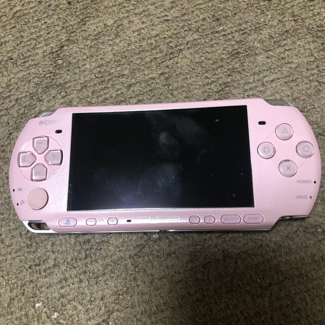 PlayStation Portable(プレイステーションポータブル)のpsp3000 ブロッサムピンク エンタメ/ホビーのゲームソフト/ゲーム機本体(携帯用ゲーム機本体)の商品写真