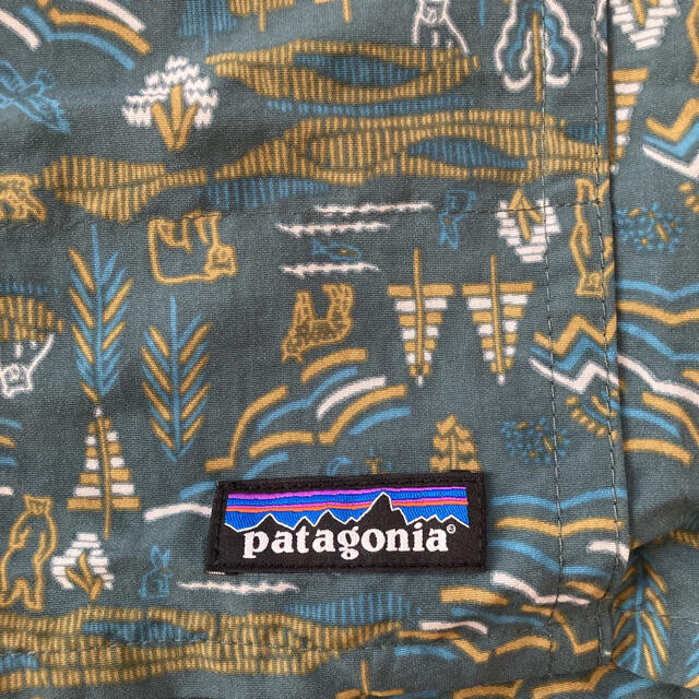 patagonia(パタゴニア)の【新品、未使用】パタゴニア　メンズ・バギーズ・ロング メンズのパンツ(ショートパンツ)の商品写真