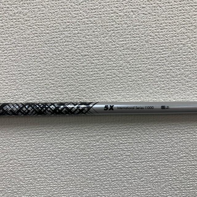 TaylorMade(テーラーメイド)のUST マミヤ　ATTAS 11 5X テーラーメイドスリーブ付き スポーツ/アウトドアのゴルフ(クラブ)の商品写真