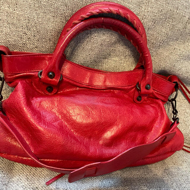 BALENCIAGA BAG(バレンシアガバッグ)のバレンシアガ　バック　⚠︎最終値下げ‼︎‼︎‼︎ レディースのバッグ(ハンドバッグ)の商品写真